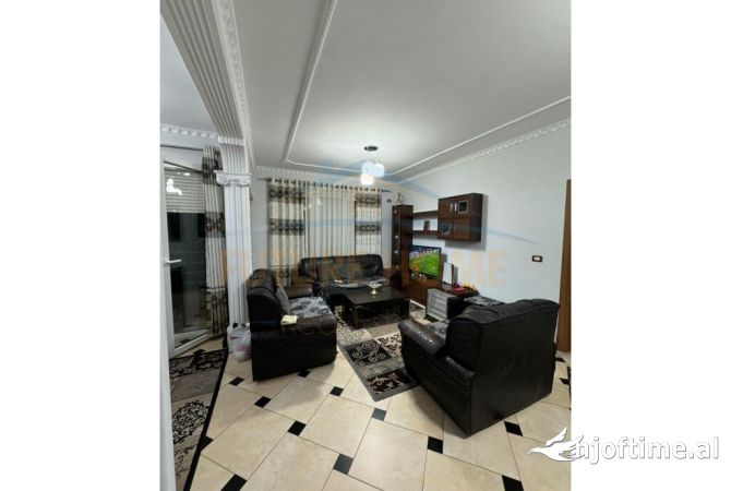 Shtepi ne shitje Apartament ne Tirane, 2+1, Mobilimi Pjeserisht e mobiluar, Pagesa 210,000  Euro.