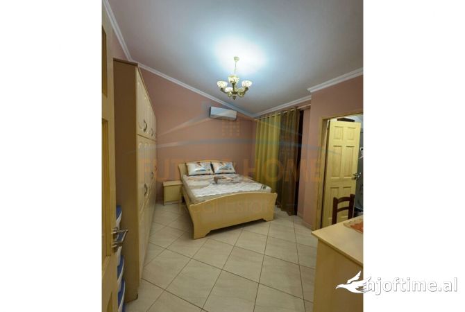 Shtepi me qera Apartament ne Tirane, 2+1, Mobilimi E mobiluar, Pagesa 800  Euro.