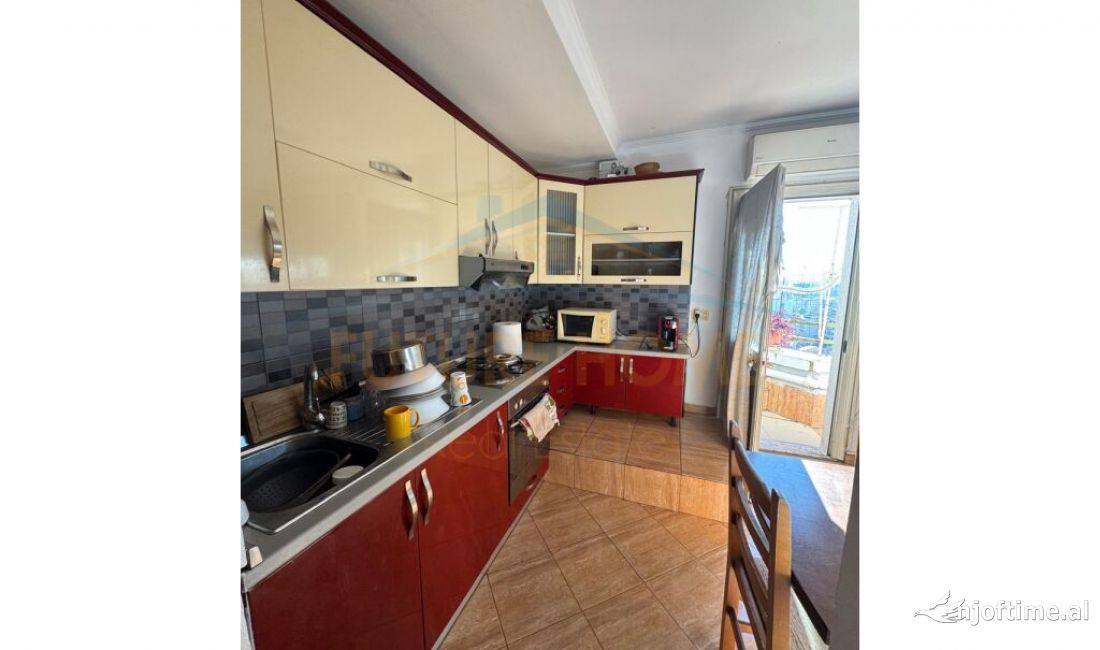 Shtepi ne shitje Apartament ne Tirane, 1+1, Mobilimi E mobiluar, Pagesa 103,000  Euro.