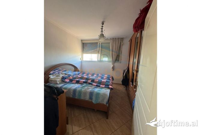 Shtepi ne shitje Apartament ne Tirane, 1+1, Mobilimi E mobiluar, Pagesa 103,000  Euro.