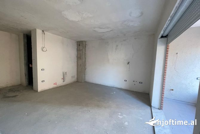 Shitet,Apartament 2+1+2 ,Pazar i Ri,Tirane.