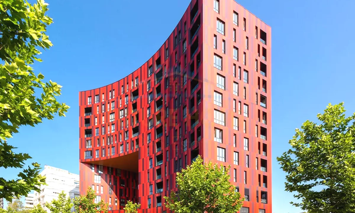 Qira, Ambient per Zyra,Park Gate,Tirane