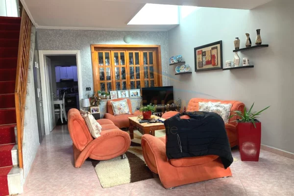 Shitet, Vile 3-kateshe, Siri Kodra.