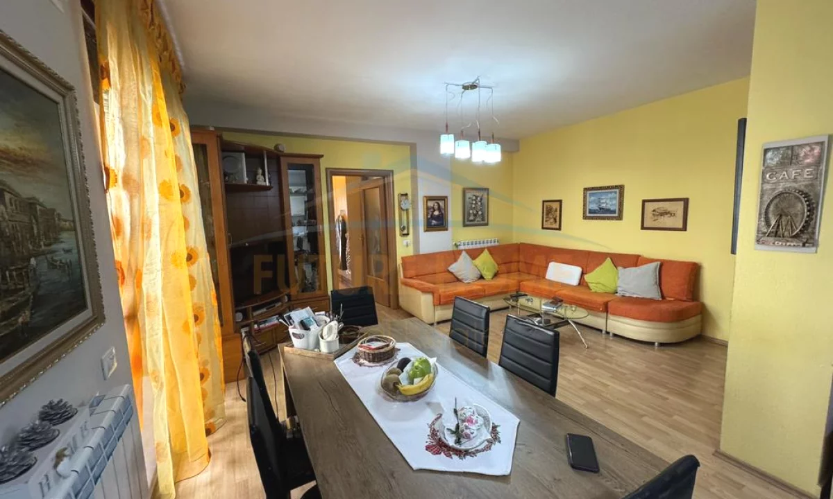 Shtepi ne shitje Apartament ne Tirane, 2+1, Mobilimi E mobiluar, Pagesa 345,000  Euro.