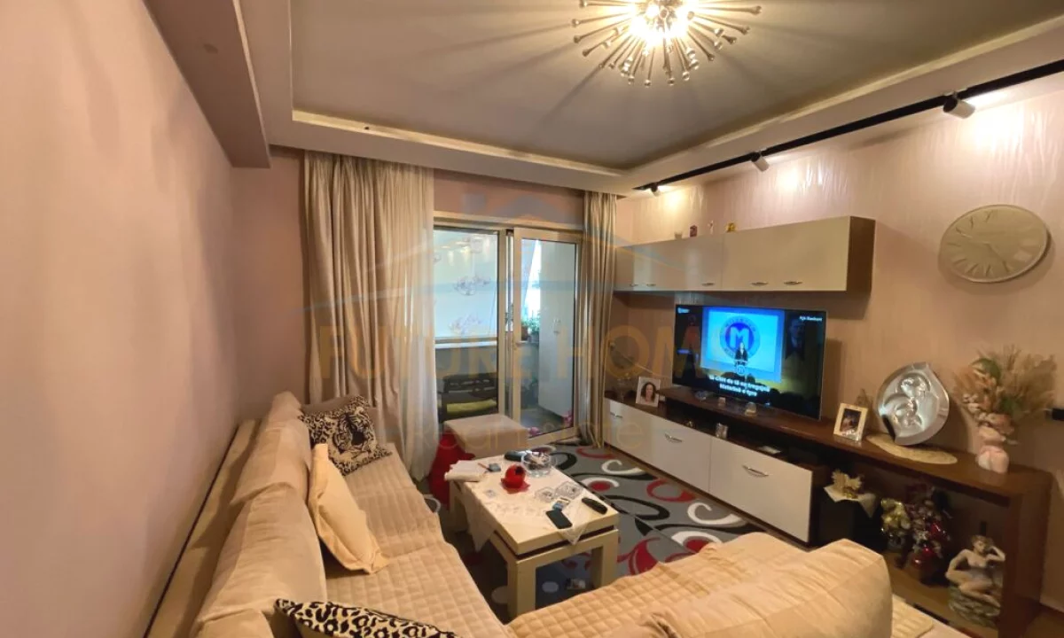 Shtepi ne shitje Apartament ne Tirane, 2+1, Mobilimi E mobiluar, Pagesa 225,000  Euro.