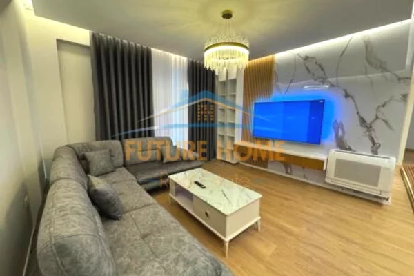 Shtepi me qera 2+1 ne Tirane - 1,350 Euro