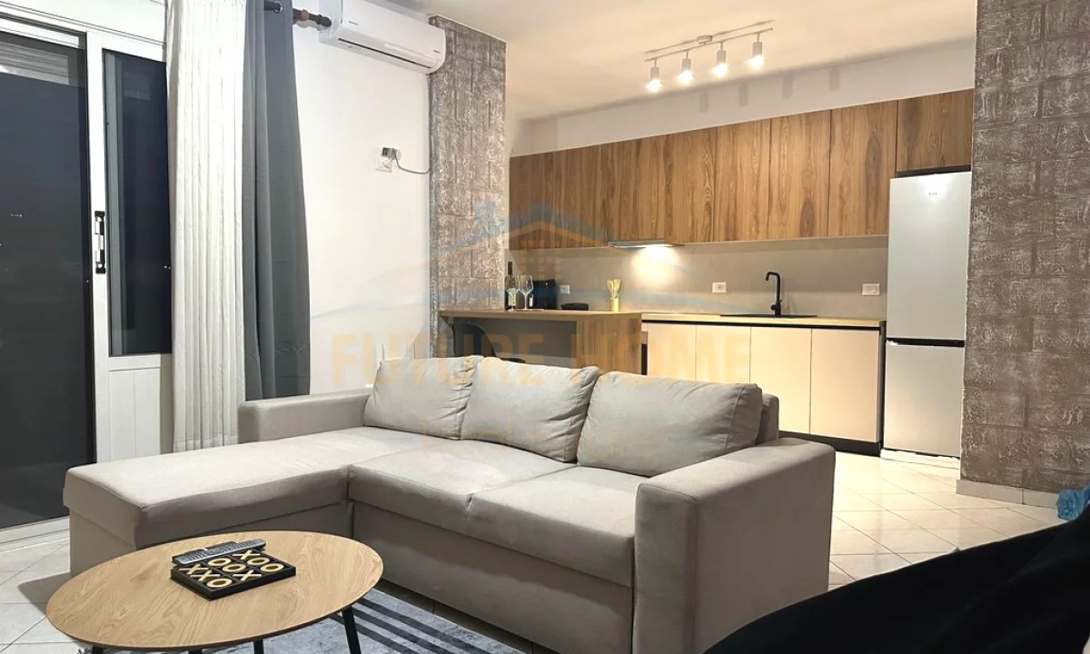 Shtepi me qera Apartament ne Vlore, 2+1, Mobilimi E mobiluar, Pagesa 400  Euro.