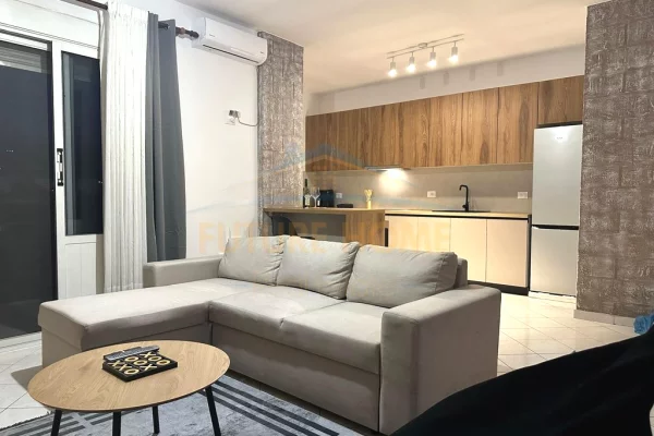 Kompleksi Fz, Tiranë