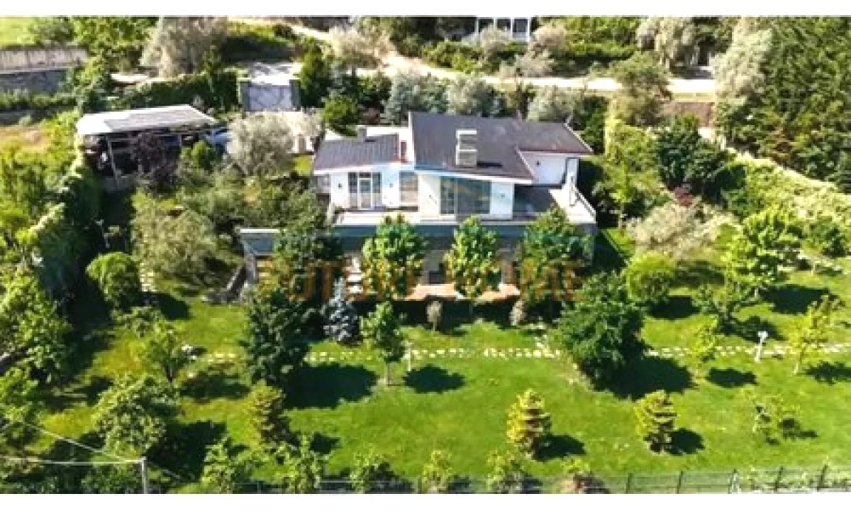 Shtepi ne shitje Vila Luksoze ne Tirane, 5+1, Mobilimi E mobiluar, Pagesa 110,000,000  Euro.