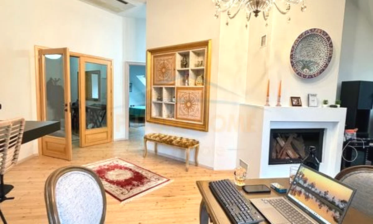 Shtepi ne shitje Apartament ne Tirane, 2+1, Mobilimi E mobiluar, Pagesa 64,000,000  Euro.