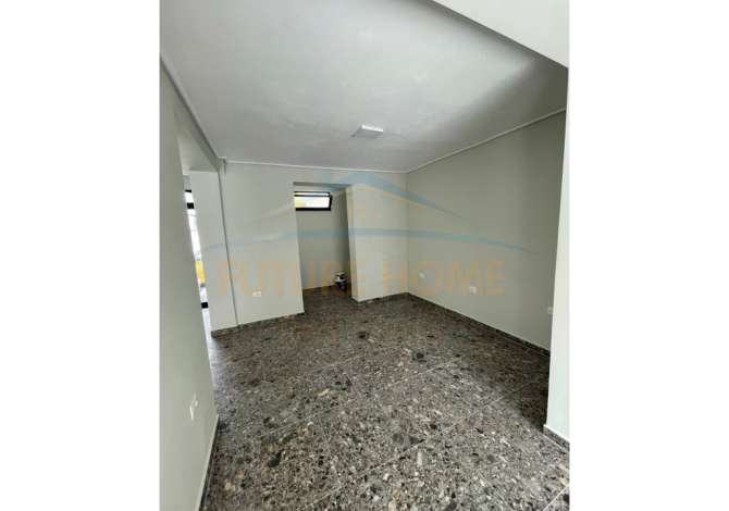 Tirane, jepet me qera dyqan Kati 0, 90 m2 800 Euro (Rruga e Kavajes) PARK27727