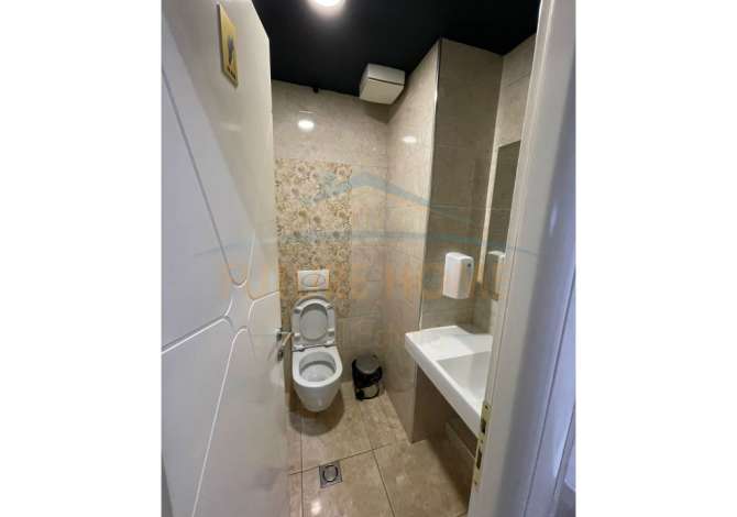 Tirane, shes lokal Kati 0, 110 m2 310.000 Euro (Prane kryqezimit te Don Boskos) PARK28071