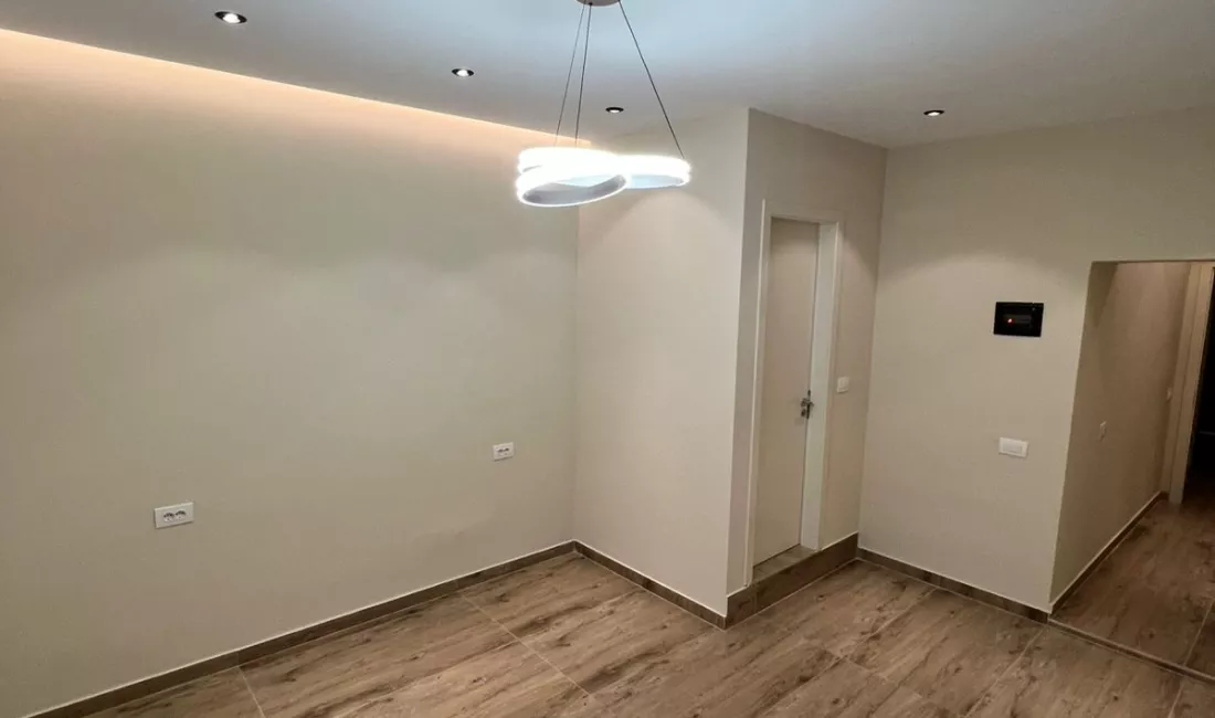 Ambjent biznesi me qera ne Myslym Shyr, 650 euro