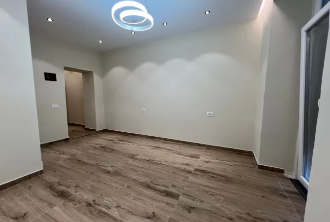 Business Property for Rent 1+1 in Tirana - 650 Euro