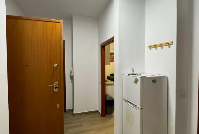 Apartament me qera 1+1 bosh tek Pallati me Shigjeta , 35.000 leke