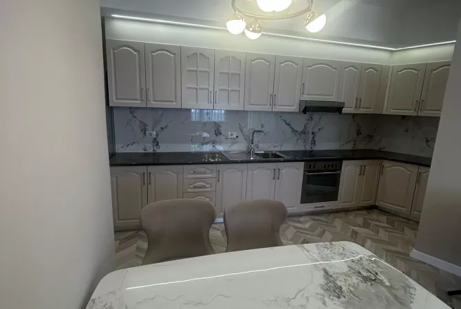 Shtepi ne shitje Apartament ne Tirane, 2+1, Mobilimi E mobiluar, Pagesa 360,000  Euro.