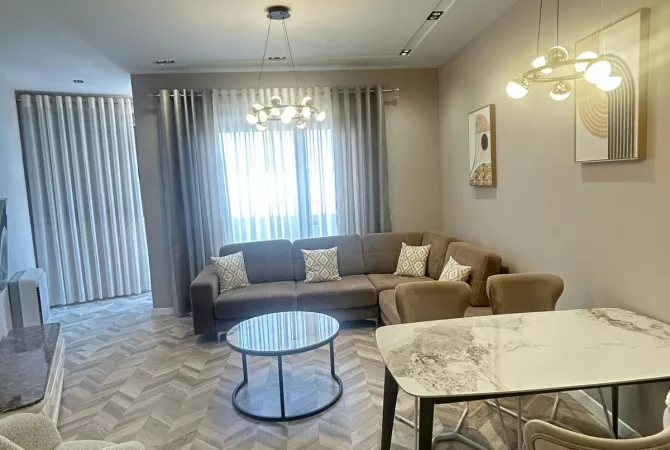 Shitet apartament 2+1+2 ne Qender, 360.000 euro