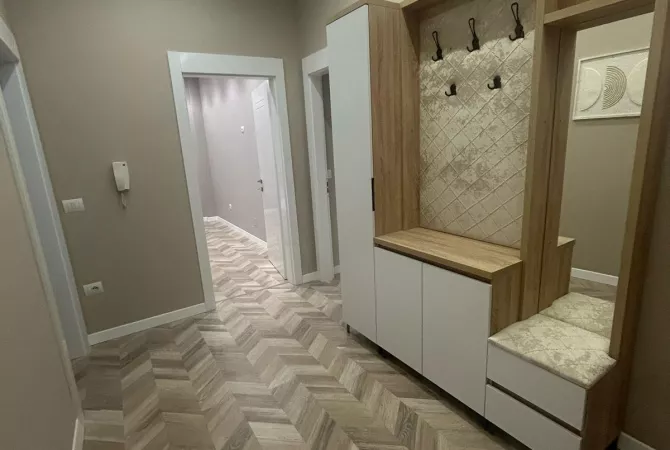 Shtepi ne shitje Apartament ne Tirane, 2+1, Mobilimi E mobiluar, Pagesa 360,000  Euro.