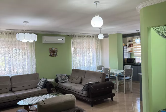 Shitet apartament 2+1+2 ne Laprake, 130.000 Euro