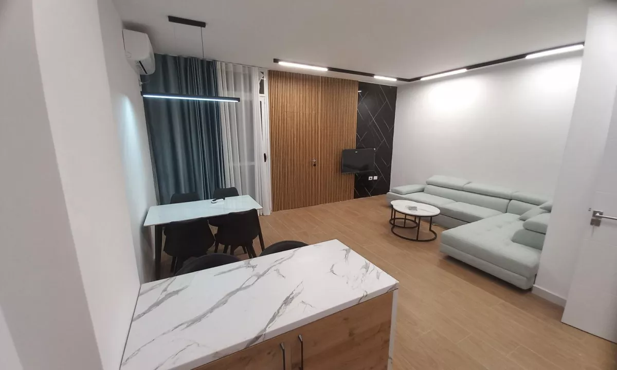 Shtepi me qera Apartament ne Tirane, 2+1, Mobilimi E mobiluar, Pagesa 55,000  Leke.