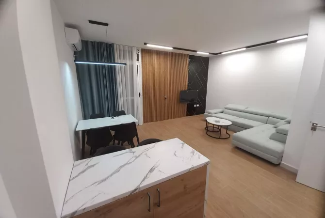 Apartament 2+1 me qera ne Freski, prane Restorant Fresku