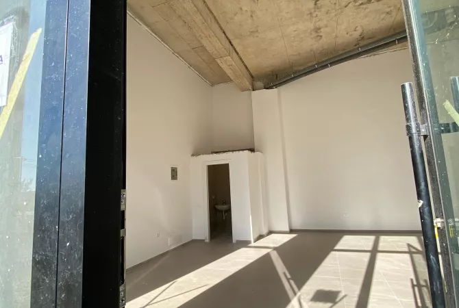 Business Property for Rent 1+1 in Tirana - 90,000 Leke
