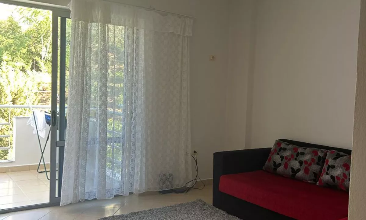 Shtepi me qera Apartament ne Tirane, 1+1, Mobilimi E mobiluar, Pagesa 380  Euro.