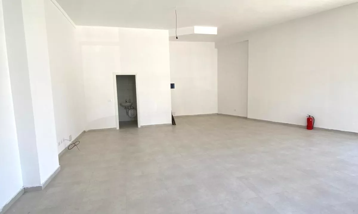 Jepet me qera ambient biznesi tek Rruga Jordan Misja 800 Euro !