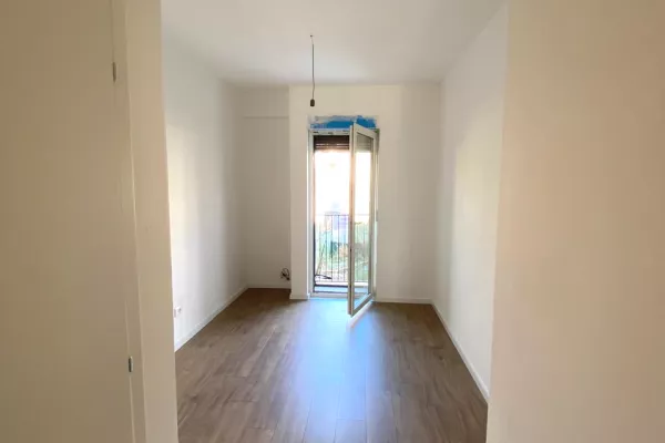 Business Property for Rent 3+1 in Tirana - 25,000 Leke