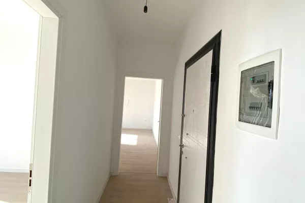 Shtepi ne shitje Apartament ne Tirane, 1+1, Mobilimi Bosh, pa mobiluar, Pagesa 131,480  Euro.