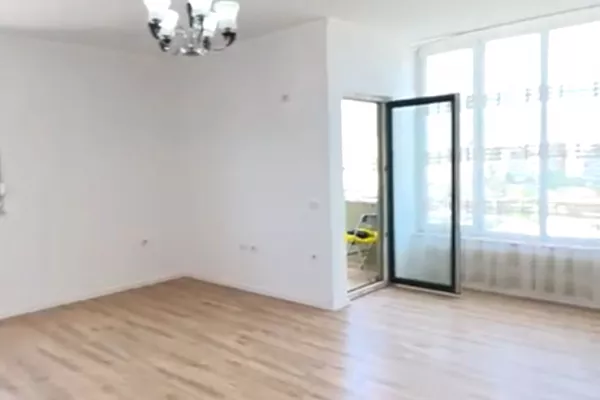 Shtepi ne shitje Apartament ne Tirane, 1+1, Mobilimi Bosh, pa mobiluar, Pagesa 87,000  Euro.