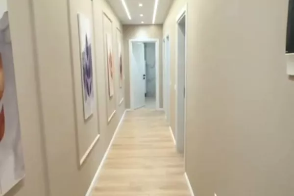 Shtepi ne shitje Apartament ne Tirane, 2+1, Mobilimi E mobiluar, Pagesa 250,000  Euro.