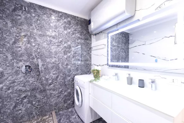 Shtepi ne shitje Apartament ne Tirane, 2+1, Mobilimi E mobiluar, Pagesa 260,000  Euro.