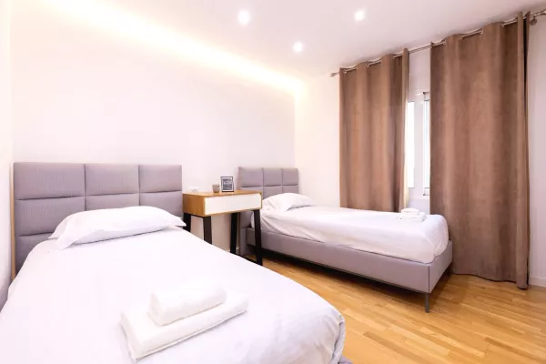Shtepi ne shitje Apartament ne Tirane, 2+1, Mobilimi E mobiluar, Pagesa 260,000  Euro.