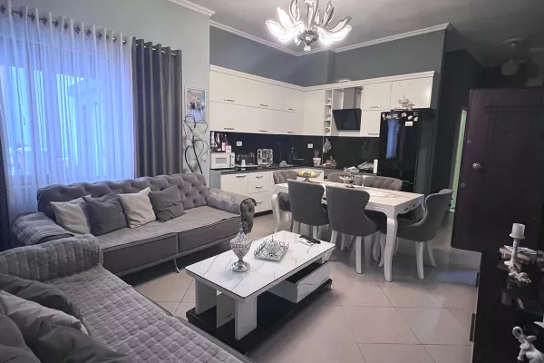 Shtepi ne shitje Apartament ne Tirane, 2+1, Mobilimi E mobiluar, Pagesa 150,000  Euro.