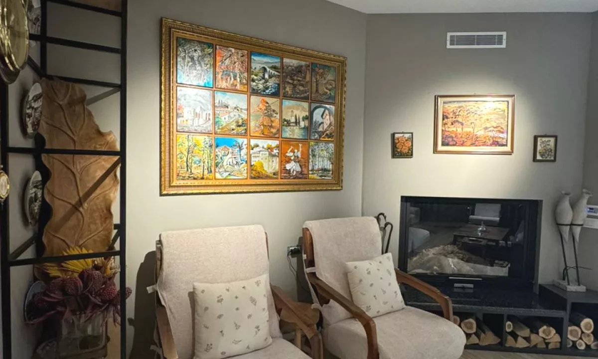 Shtepi ne shitje Apartament ne Tirane, 3+1, Mobilimi E mobiluar, Pagesa 300,000  Euro.