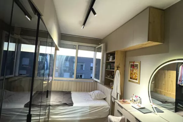 Shtepi ne shitje Apartament ne Tirane, 3+1, Mobilimi E mobiluar, Pagesa 300,000  Euro.