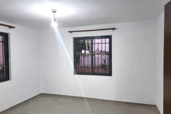 Jepet me qera shtepi private tek Fakulteti Ekonomik  !