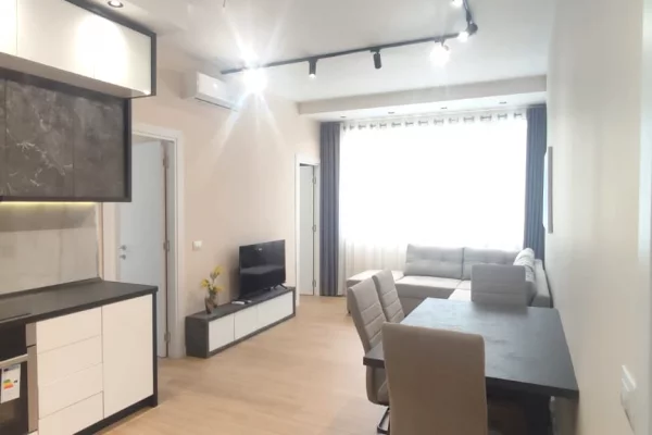 Shtepi ne shitje Apartament ne Tirane, 2+1, Mobilimi E mobiluar, Pagesa 142,000  Euro.