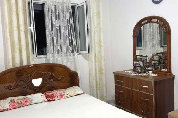 Jepet me qera ne shtepi private 2+1+ballkon  tek Siri Kodra   55.000 Leke(i diskutueshem)!