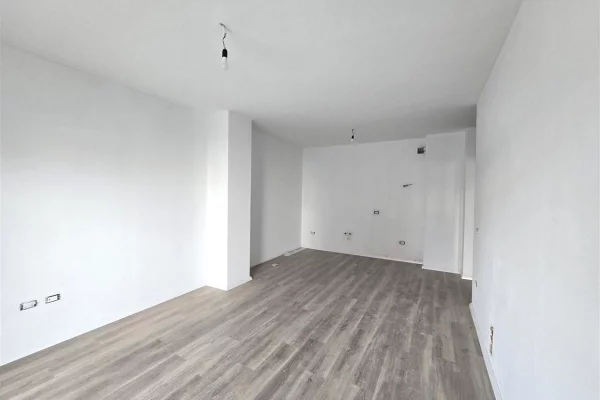 Shtepi ne shitje Apartament ne Tirane, 1+1, Mobilimi E mobiluar, Pagesa 126,000  Euro.