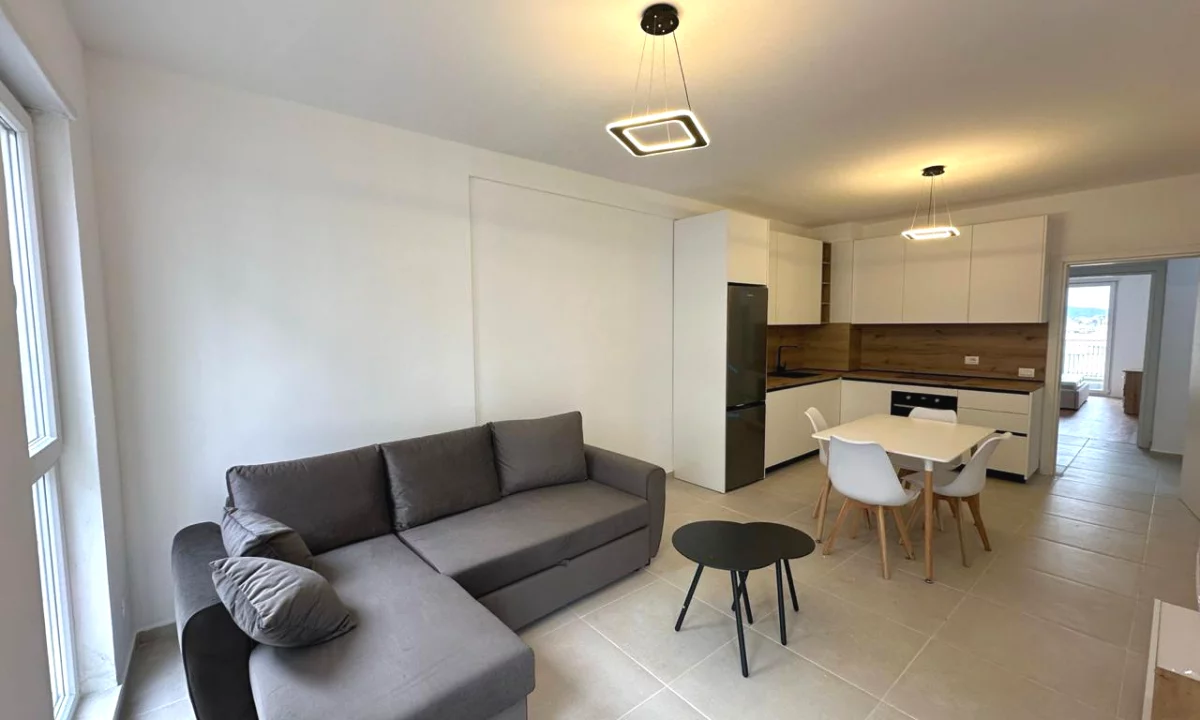 Shtepi me qera Apartament ne Tirane, 2+1, Mobilimi E mobiluar, Pagesa 500  Euro.
