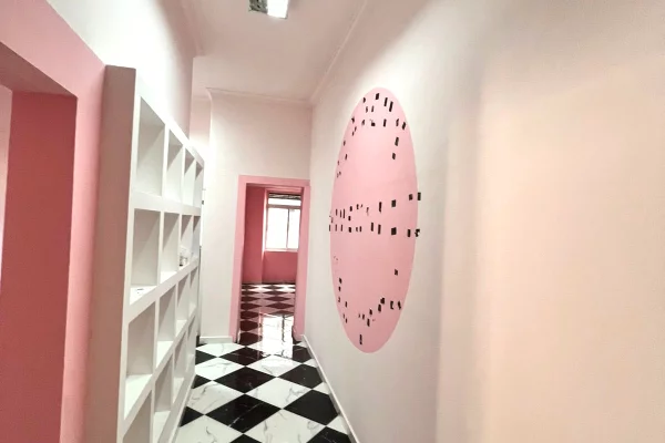 Jepet me qera ambjent biznesi ne Bllok,ngjitur me Sky Tower