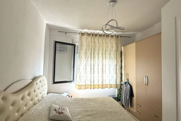 Shtepi me qera Apartament ne Tirane, 1+1, Mobilimi E mobiluar, Pagesa 55,000  Leke.