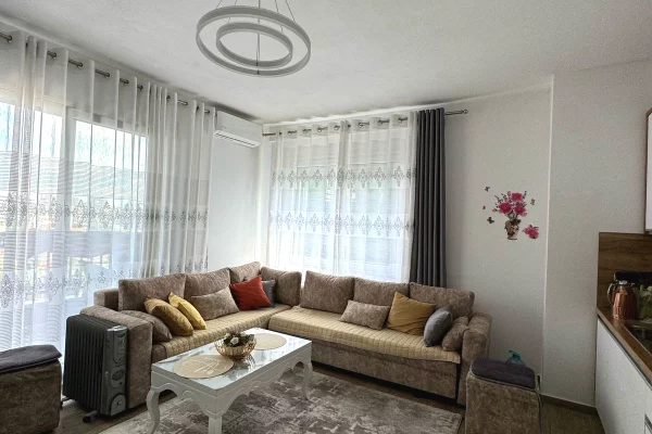 Shtepi me qera 1+1 ne Tirane - 55,000 Leke