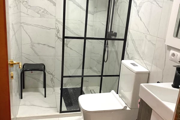 Shtepi me qera Apartament ne Tirane, 2+1, Mobilimi E mobiluar, Pagesa 850  Euro.