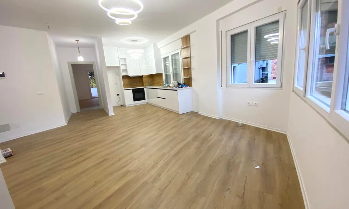 Apartment for rent in Tirana 2+1, Emty