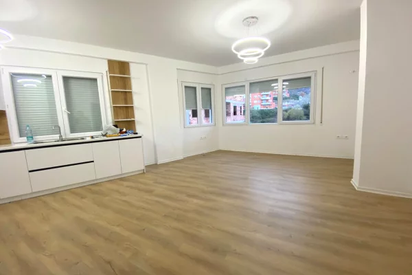 Apartment for rent in Tirana 2+1, Emty