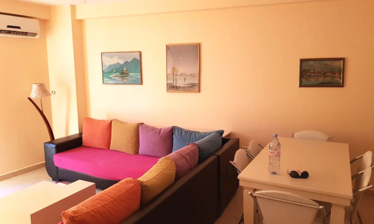 Shtepi me qera Apartament ne Tirane, 2+1, Mobilimi E mobiluar, Pagesa 700  Euro.