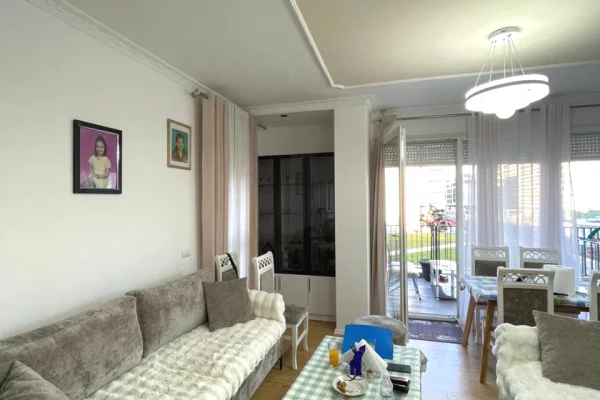 Shtepi ne shitje 2+1 ne Tirane - 2,100,000 Leke